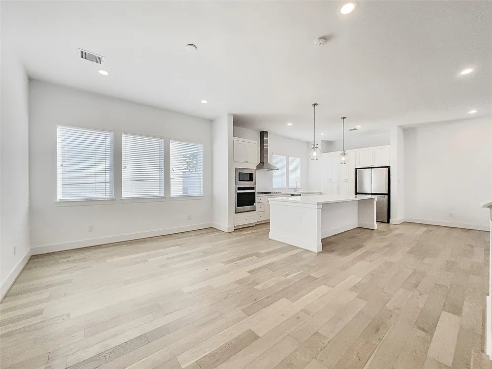 7711 Westside Villas Lane Houston, TX 77055