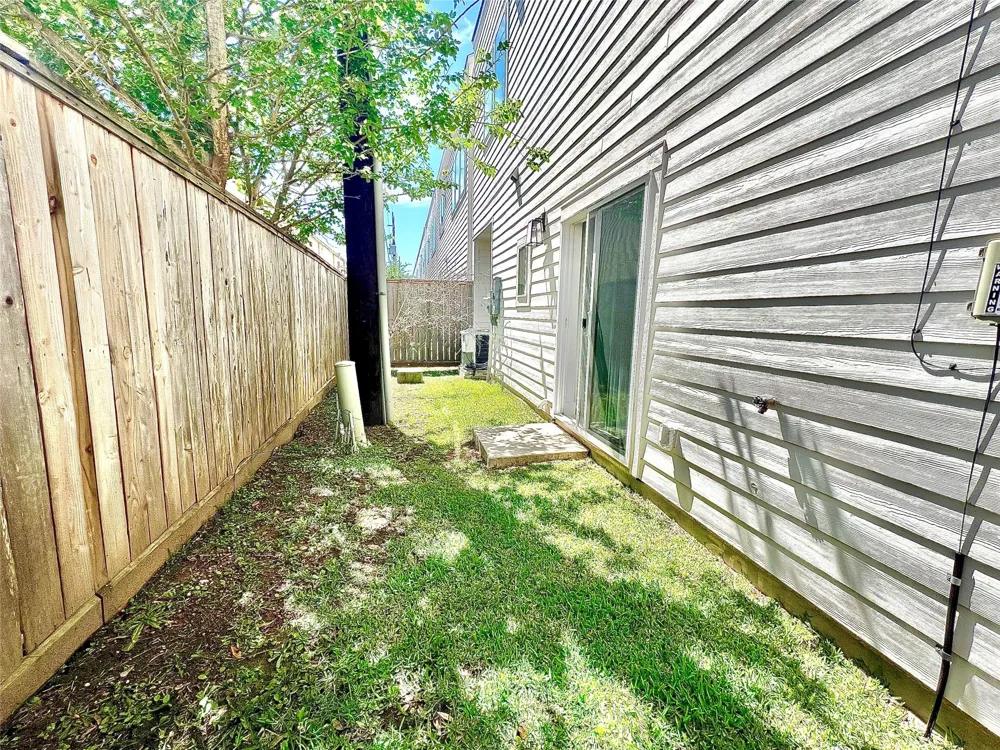 7711 Westside Villas Lane Houston, TX 77055