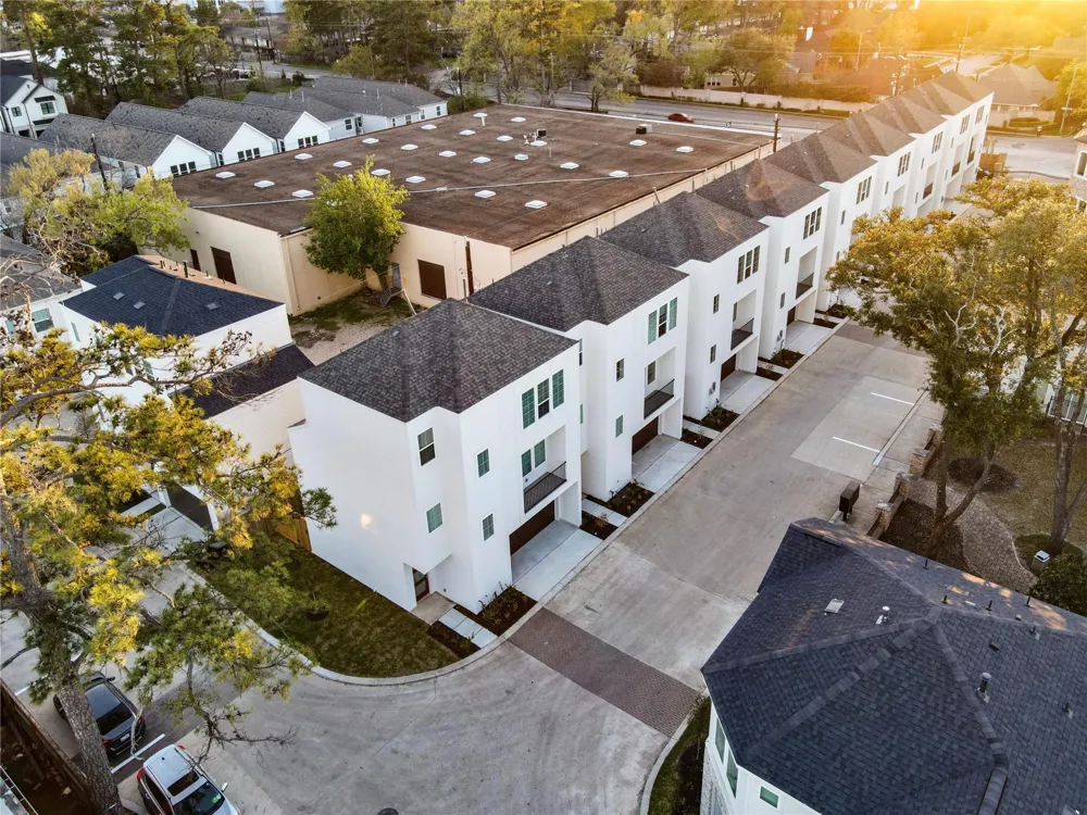 7711 Westside Villas Lane Houston, TX 77055