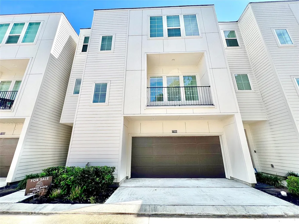 7711 Westside Villas Lane Houston, TX 77055