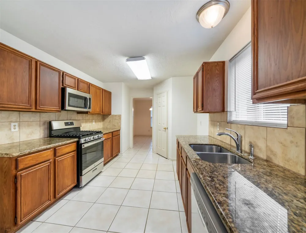 4906 Pleasant Plains Drive Friendswood, TX 77546