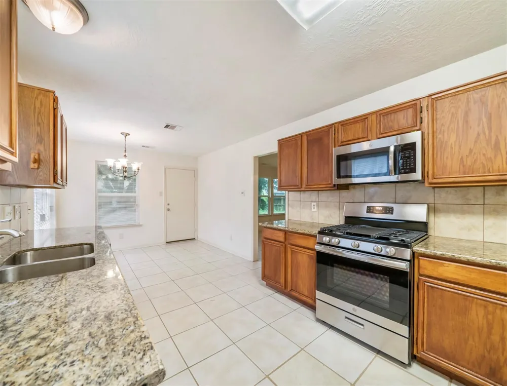 4906 Pleasant Plains Drive Friendswood, TX 77546