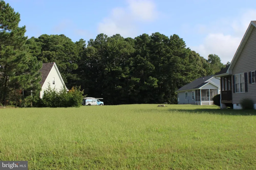 30 DOUBLOON DRIVE Greenbackville, VA 23356