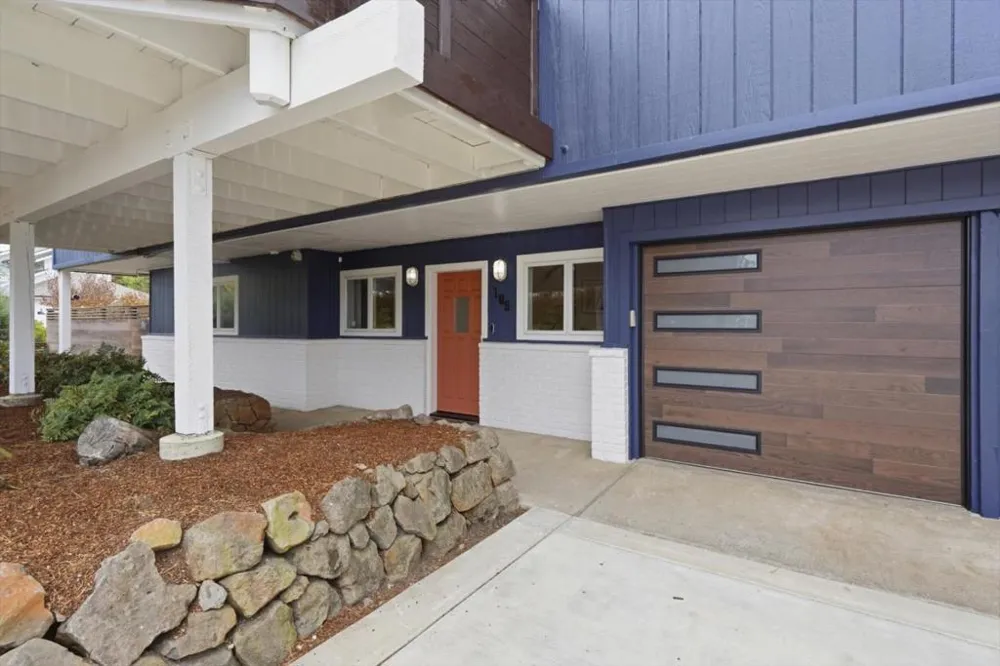 705 Alsace Loraine Avenue Half Moon Bay, CA 94019