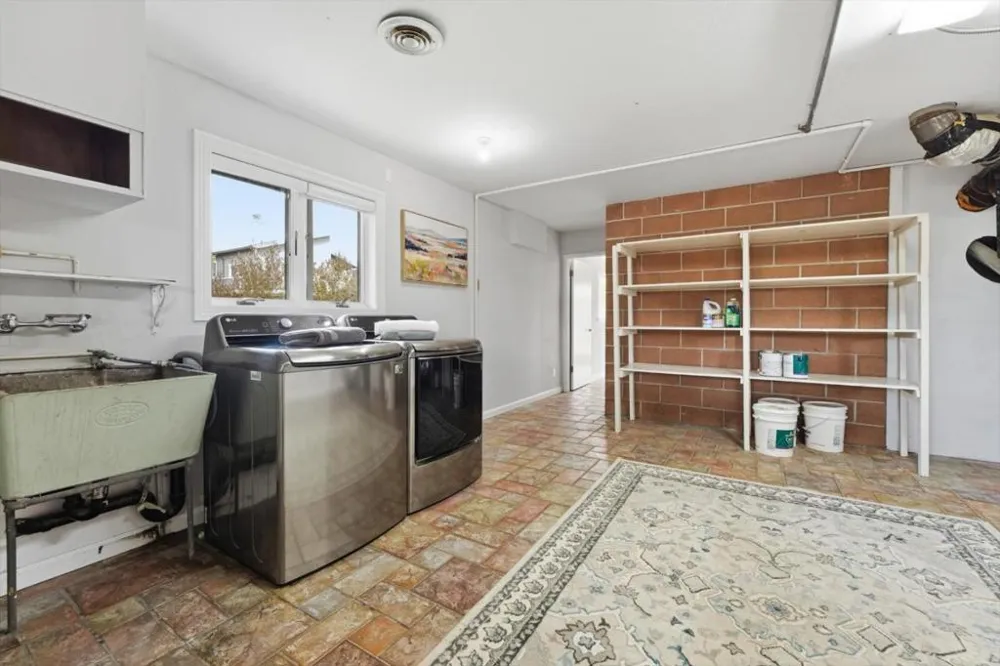705 Alsace Loraine Avenue Half Moon Bay, CA 94019
