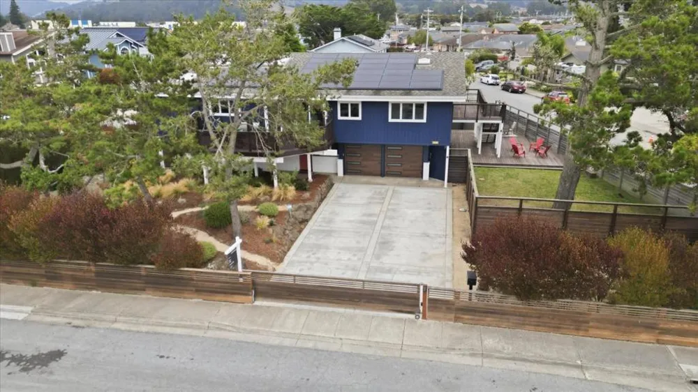 705 Alsace Loraine Avenue Half Moon Bay, CA 94019