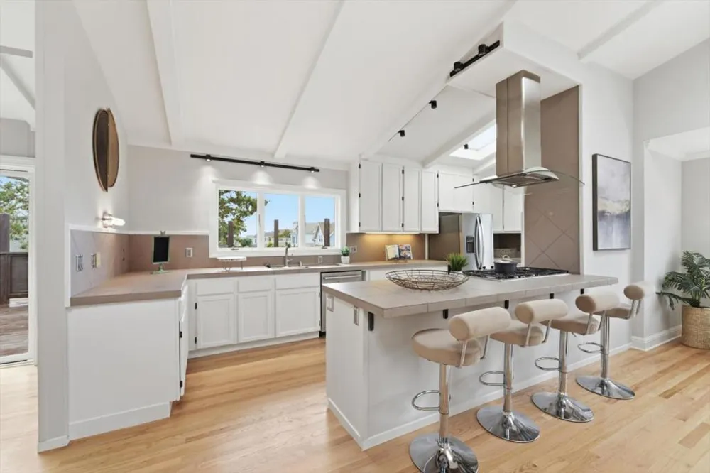 705 Alsace Loraine Avenue Half Moon Bay, CA 94019