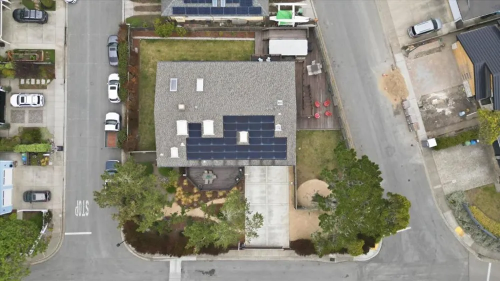 705 Alsace Loraine Avenue Half Moon Bay, CA 94019