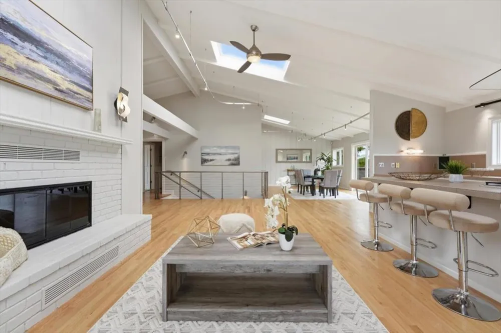705 Alsace Loraine Avenue Half Moon Bay, CA 94019