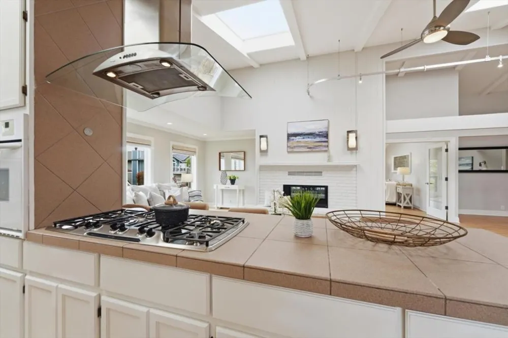 705 Alsace Loraine Avenue Half Moon Bay, CA 94019