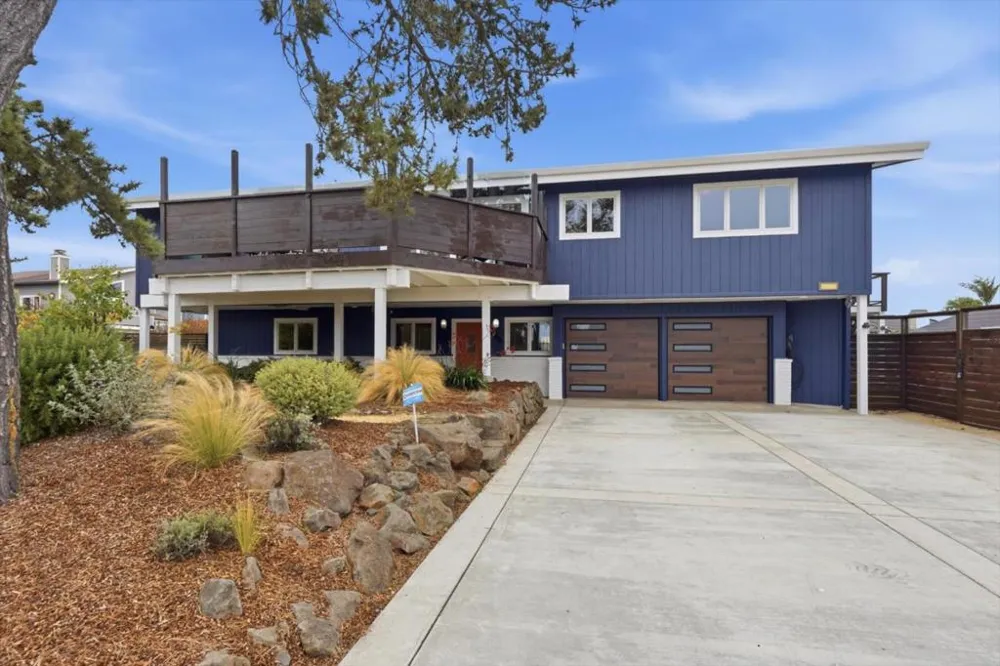 705 Alsace Loraine Avenue Half Moon Bay, CA 94019