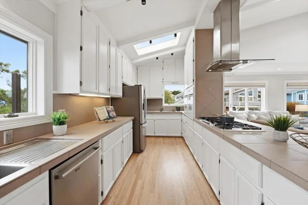 705 Alsace Loraine Avenue Half Moon Bay, CA 94019