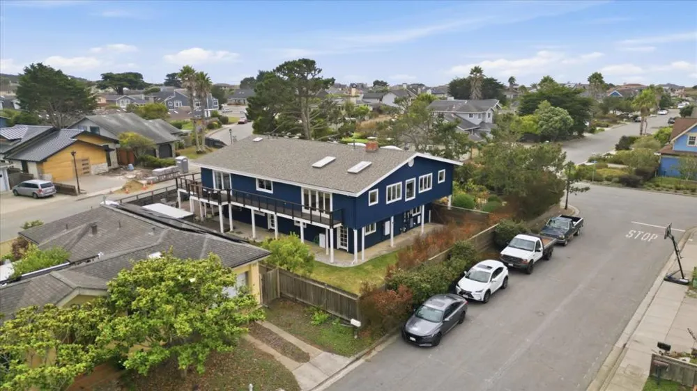 705 Alsace Loraine Avenue Half Moon Bay, CA 94019