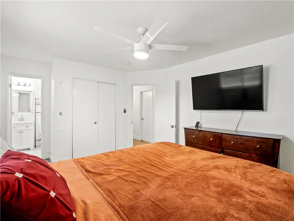 2984 E Norwich Fresno, CA 93726
