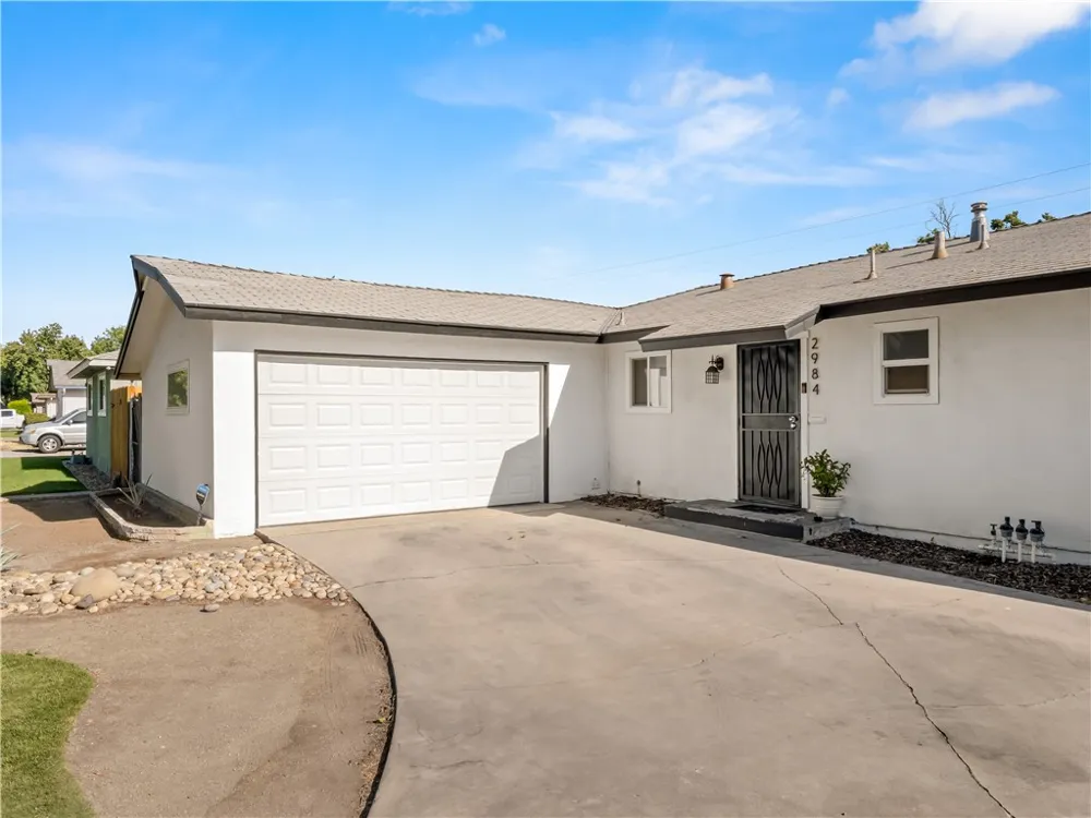 2984 E Norwich Fresno, CA 93726