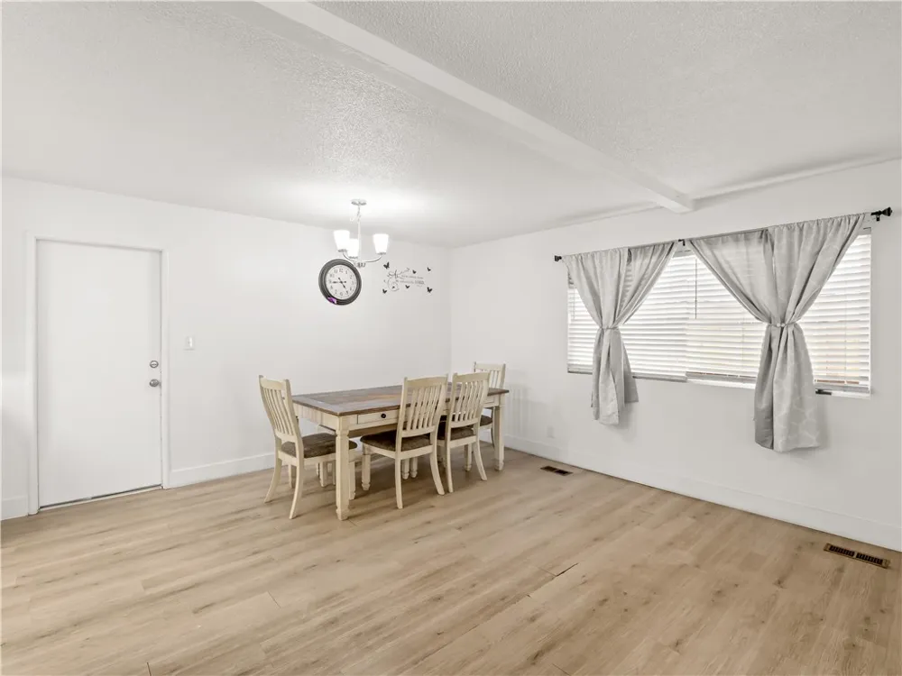 2984 E Norwich Fresno, CA 93726