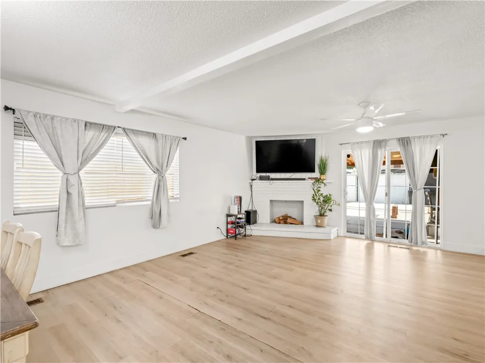2984 E Norwich Fresno, CA 93726