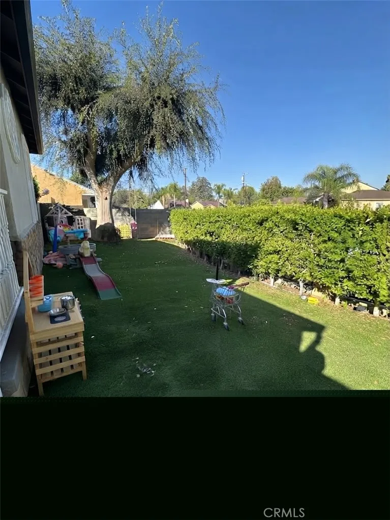 14542 Berg Street Sylmar, CA 91342
