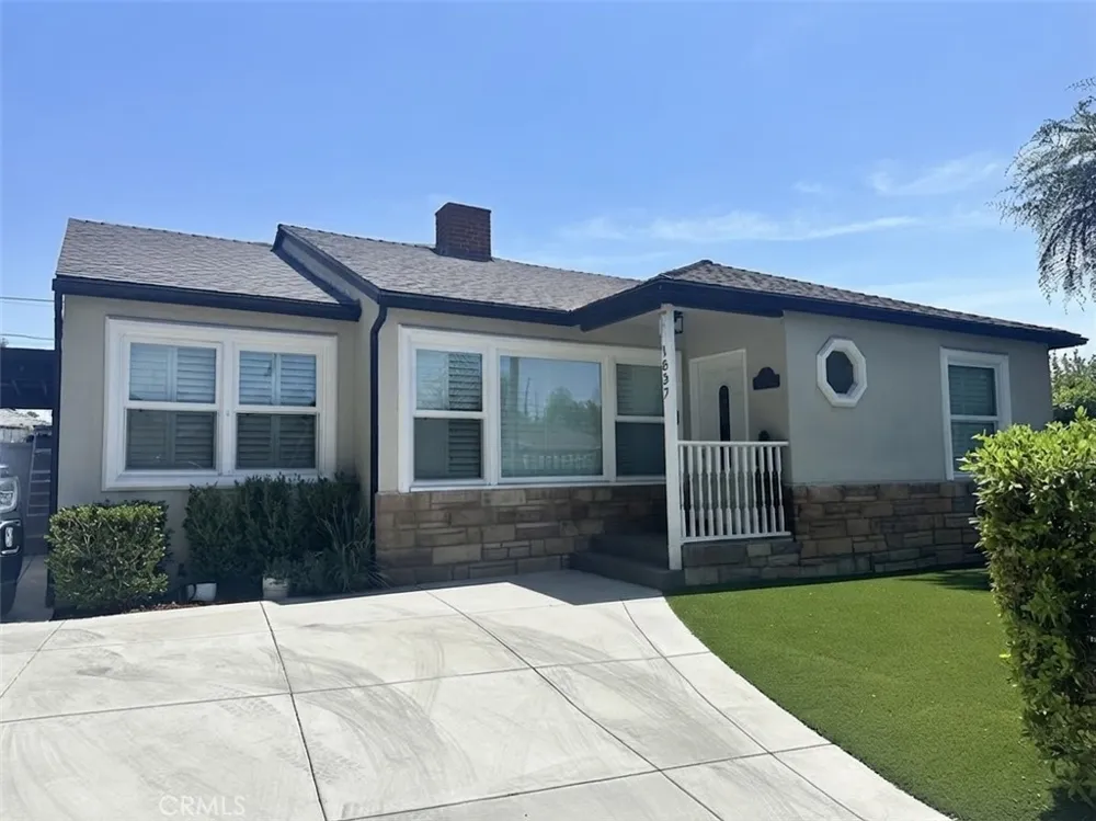 14542 Berg Street Sylmar, CA 91342