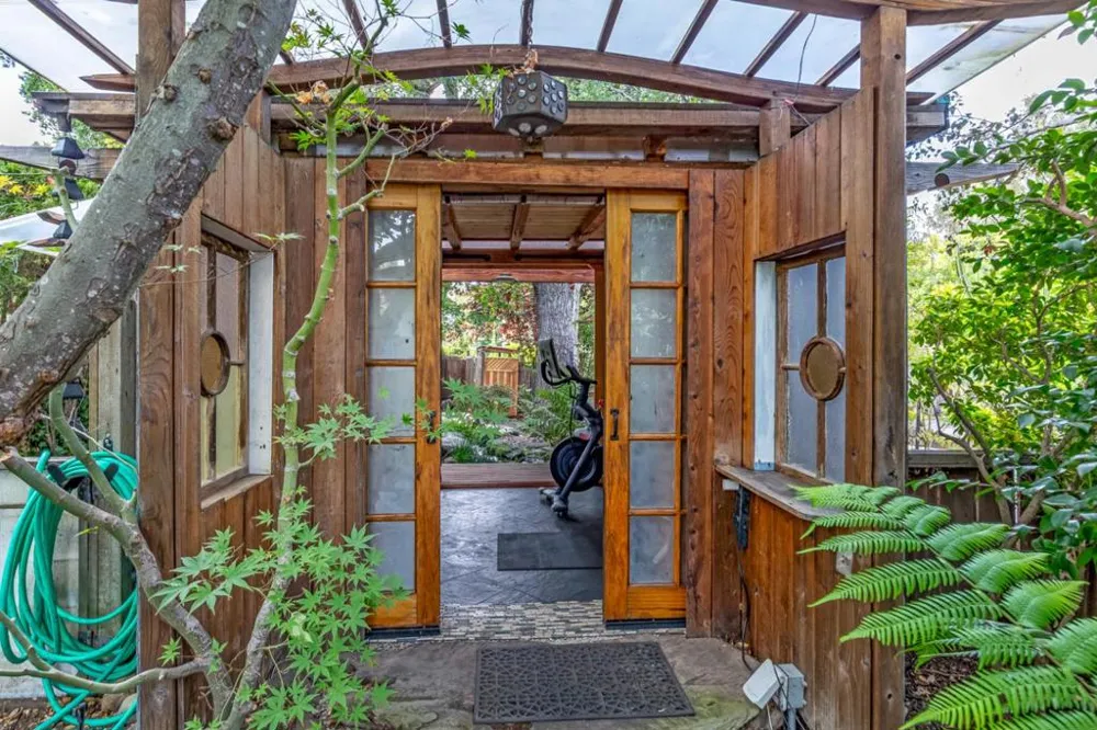 232 Highland Terrace Woodside, CA 94062