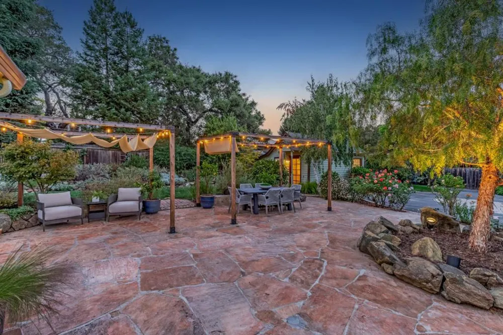232 Highland Terrace Woodside, CA 94062