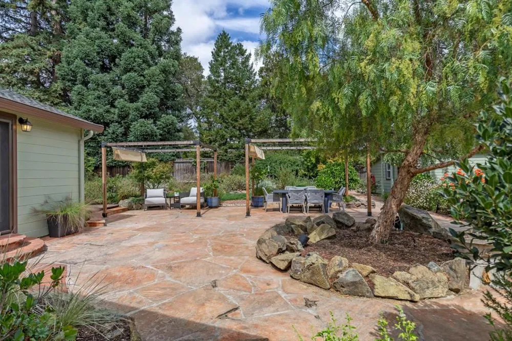 232 Highland Terrace Woodside, CA 94062