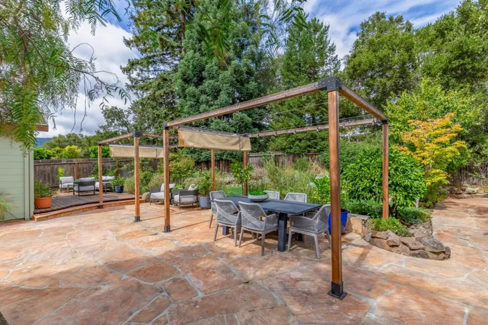 232 Highland Terrace Woodside, CA 94062