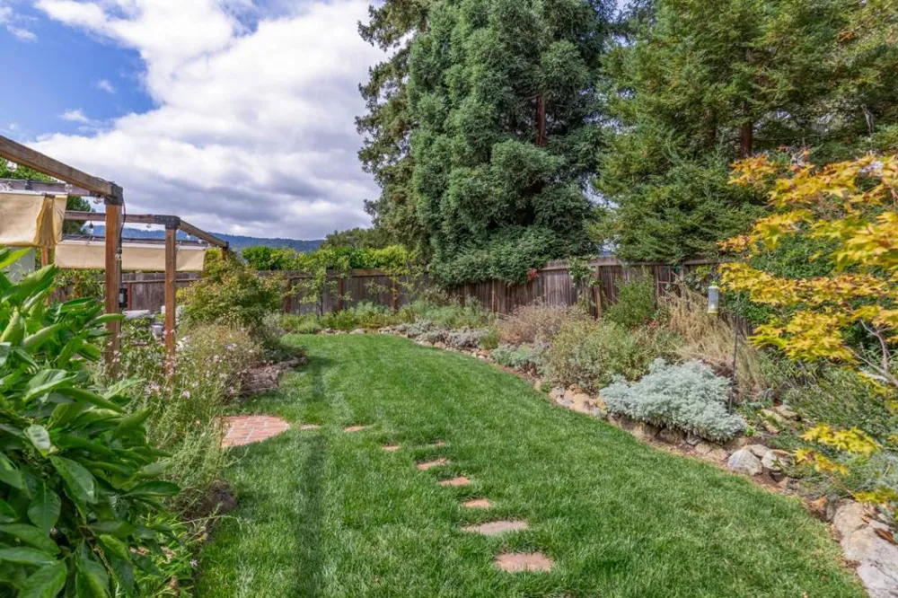 232 Highland Terrace Woodside, CA 94062