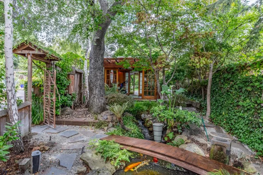 232 Highland Terrace Woodside, CA 94062