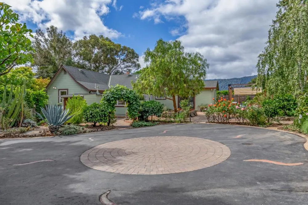 232 Highland Terrace Woodside, CA 94062