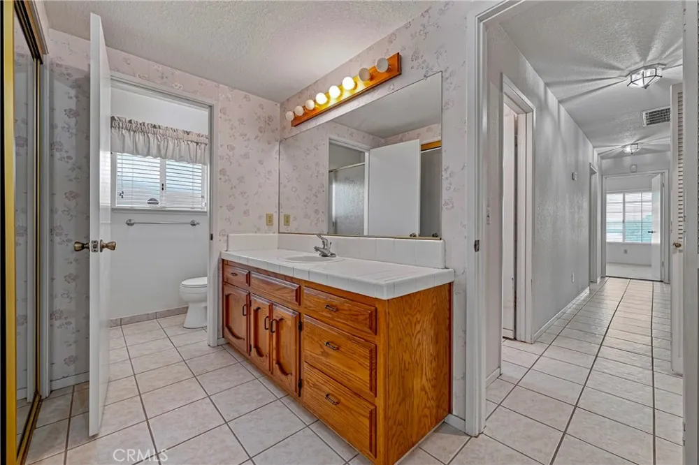 1174 Granite Court Merced, CA 95340