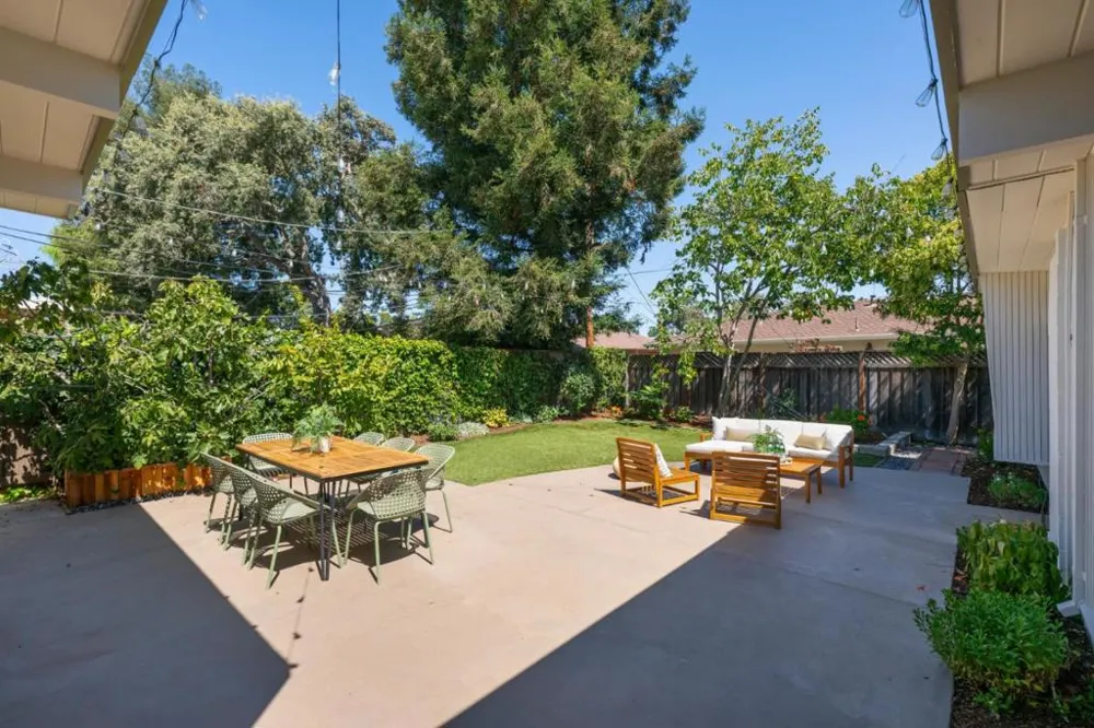 1199 Lyons Street Redwood City, CA 94061