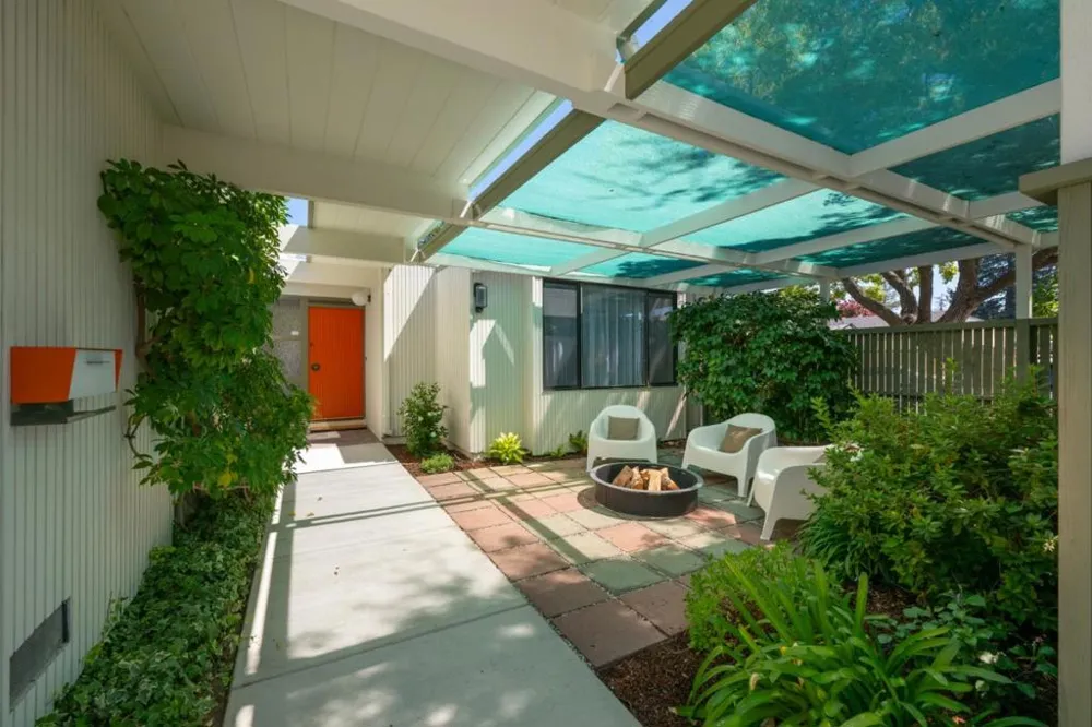 1199 Lyons Street Redwood City, CA 94061