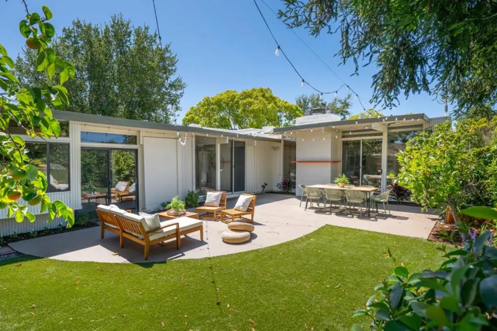 1199 Lyons Street Redwood City, CA 94061