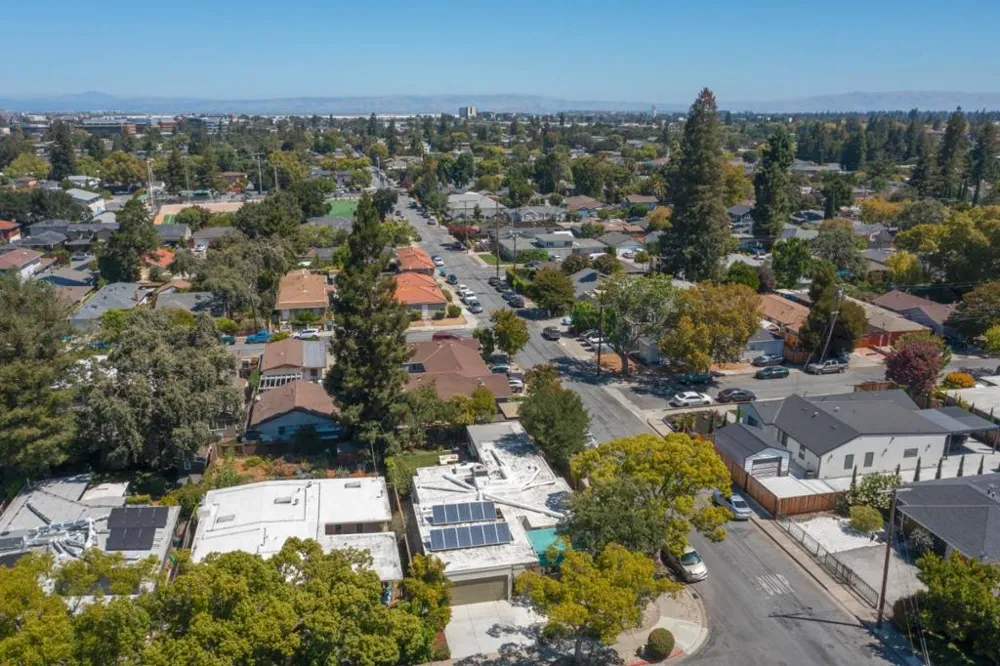 1199 Lyons Street Redwood City, CA 94061