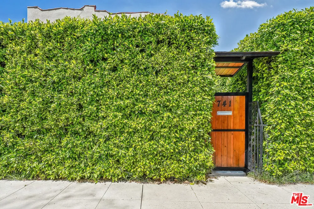 741 Las Palmas Avenue Los Angeles, CA 90038