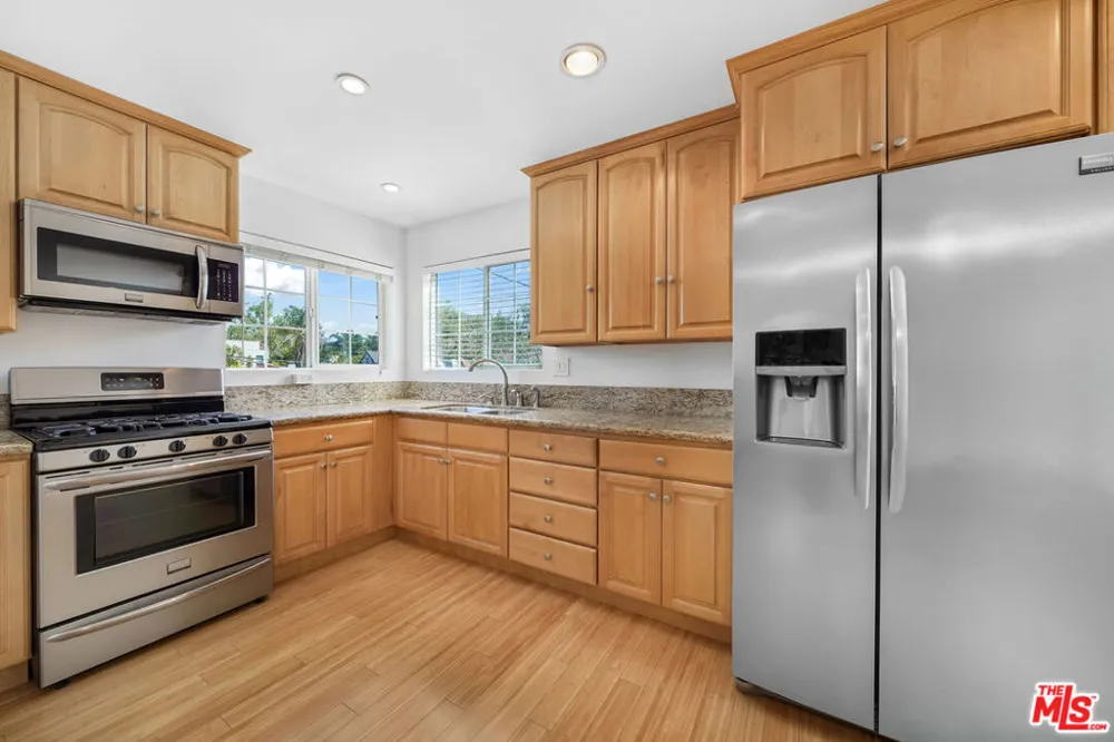 741 Las Palmas Avenue Los Angeles, CA 90038