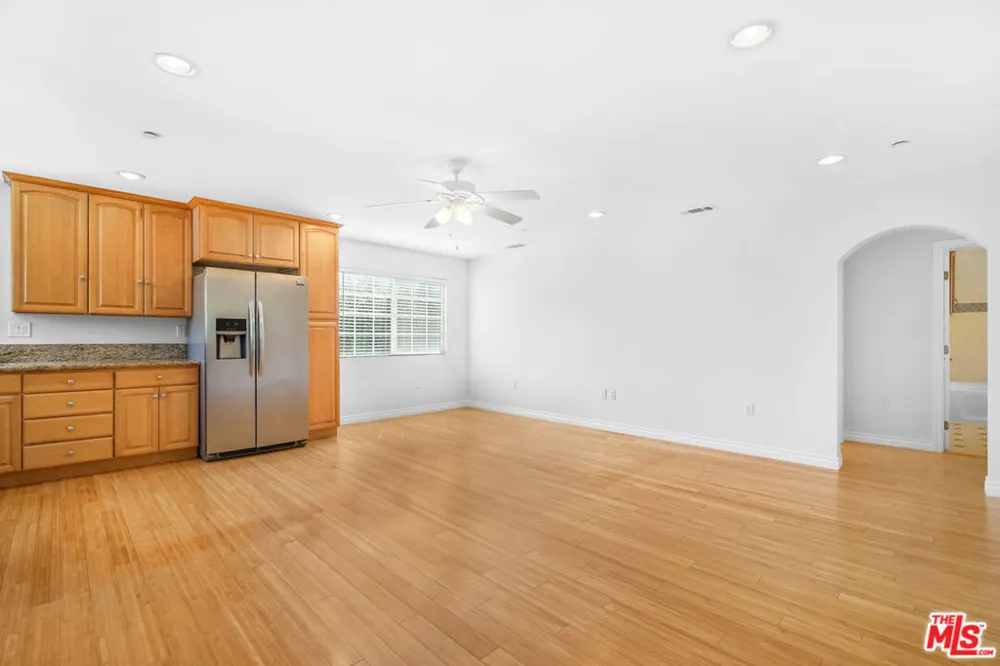 741 Las Palmas Avenue Los Angeles, CA 90038