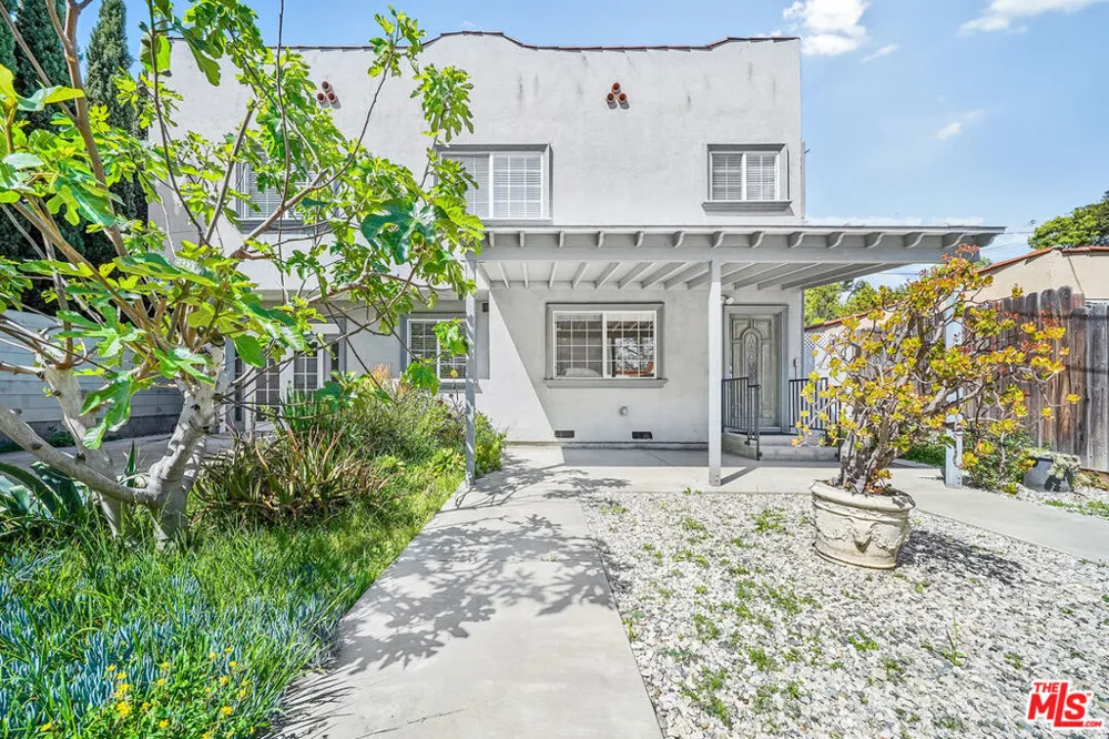 741 Las Palmas Avenue Los Angeles, CA 90038
