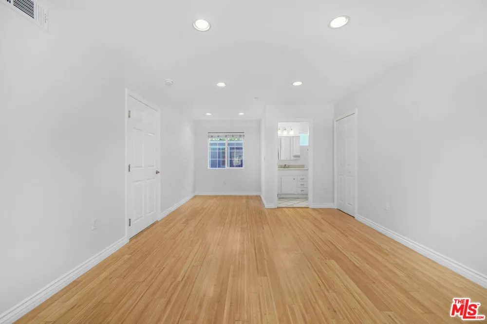 741 Las Palmas Avenue Los Angeles, CA 90038