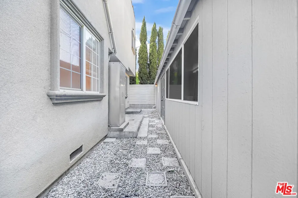 741 Las Palmas Avenue Los Angeles, CA 90038