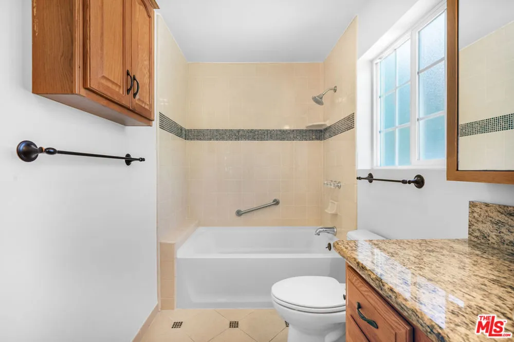 741 Las Palmas Avenue Los Angeles, CA 90038