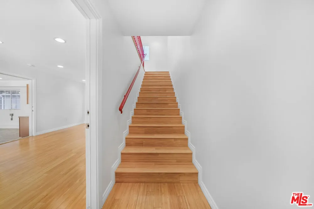 741 Las Palmas Avenue Los Angeles, CA 90038