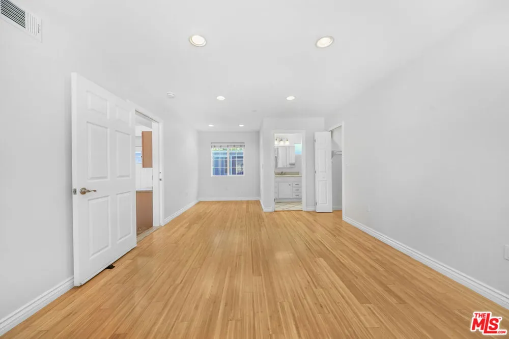 741 Las Palmas Avenue Los Angeles, CA 90038