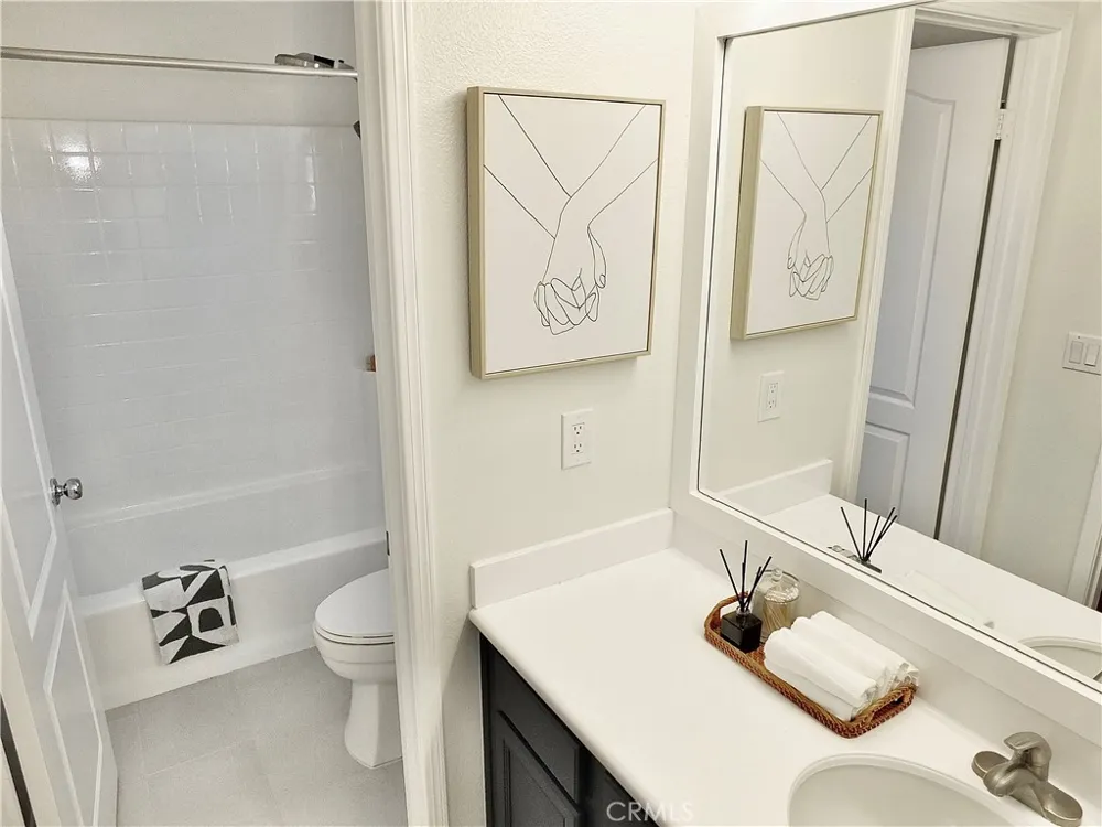 2471 Amelia Court Signal Hill, CA 90755