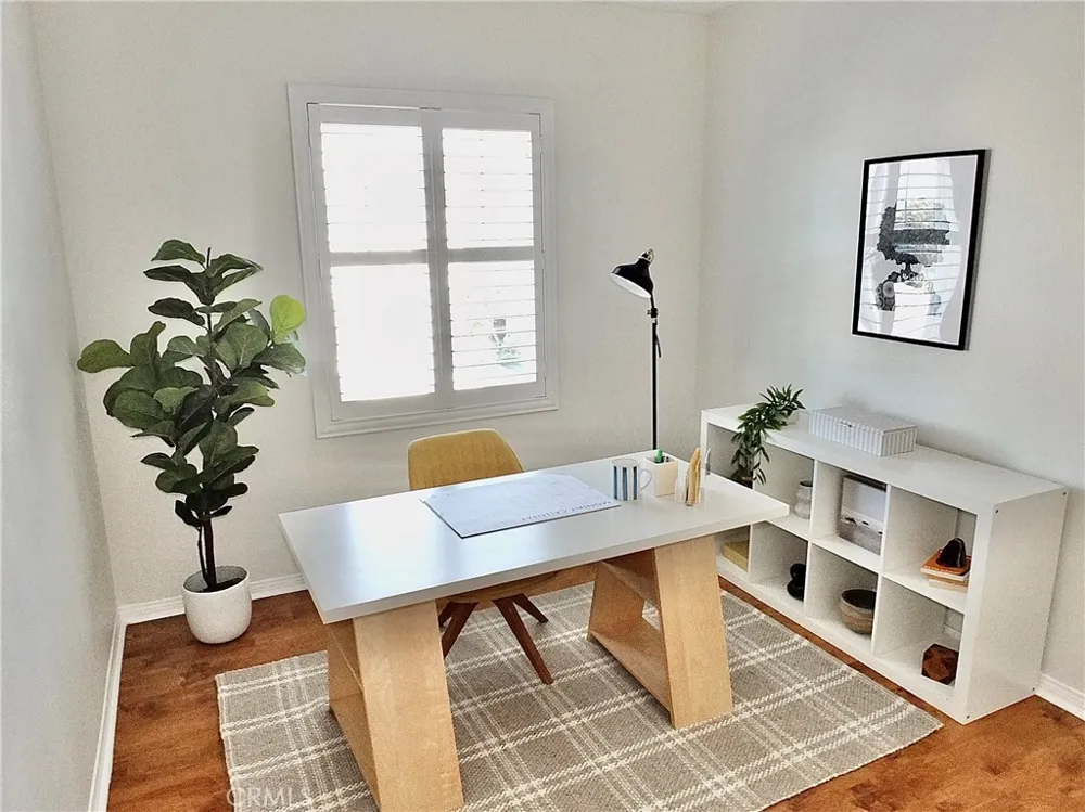 2471 Amelia Court Signal Hill, CA 90755