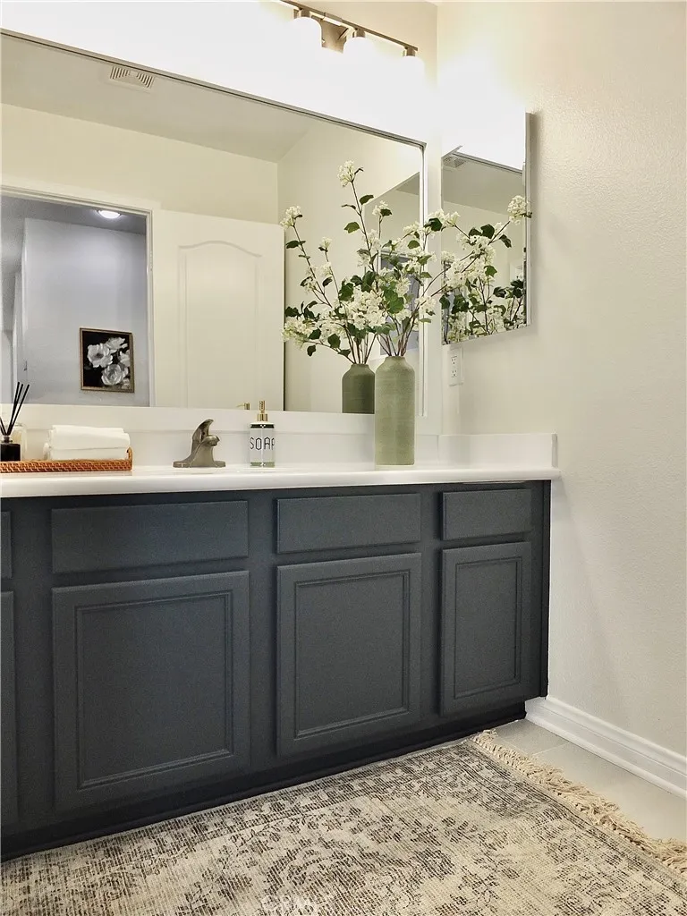 2471 Amelia Court Signal Hill, CA 90755