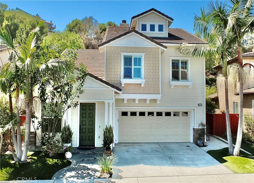 2471 Amelia Court Signal Hill, CA 90755