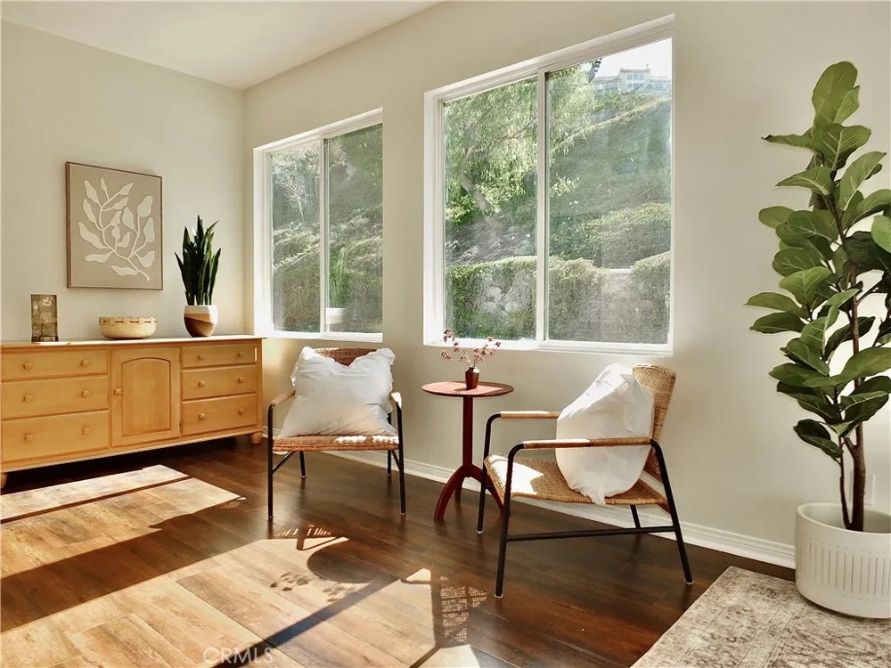 2471 Amelia Court Signal Hill, CA 90755