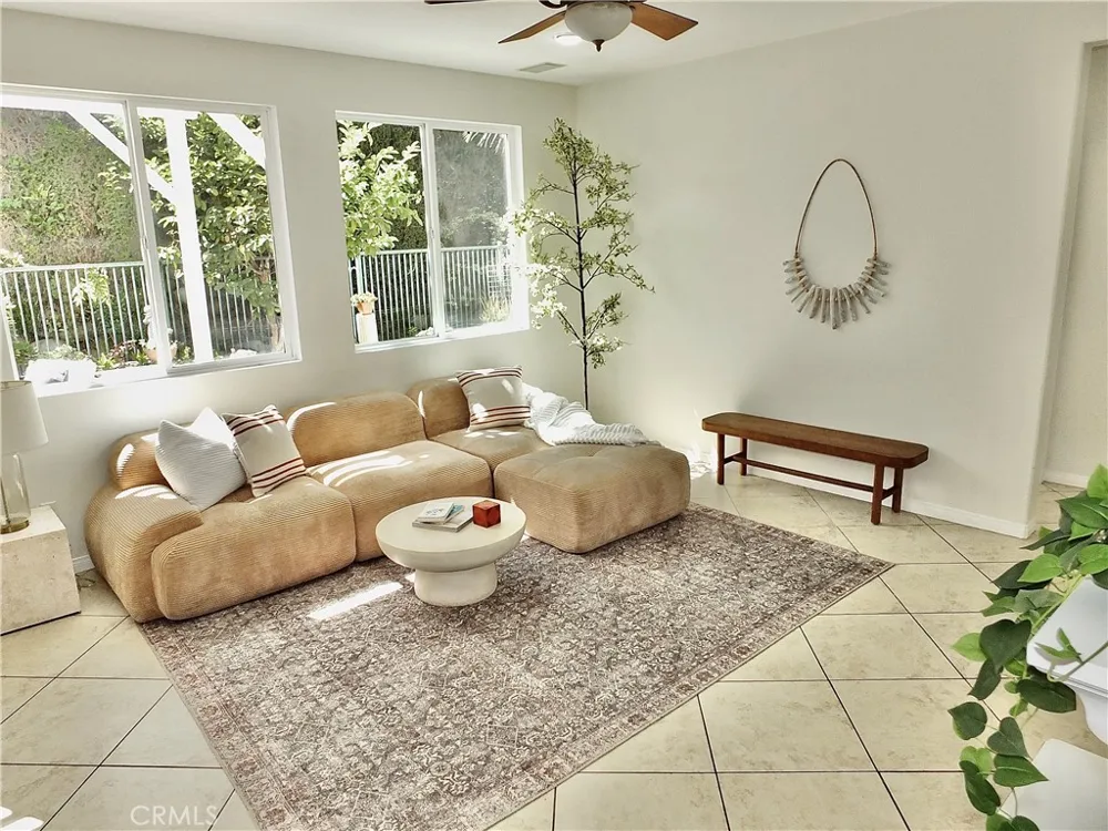 2471 Amelia Court Signal Hill, CA 90755